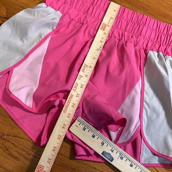New in Size Large high waist pink shorts.  Elastic waist. - Picture 3 of 10